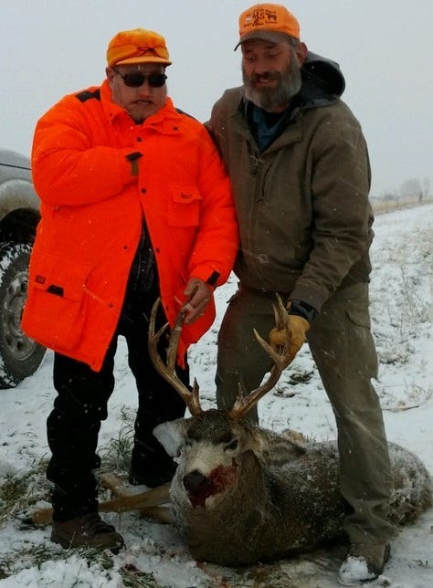 Wyoming trip nets 10-point mule deer 